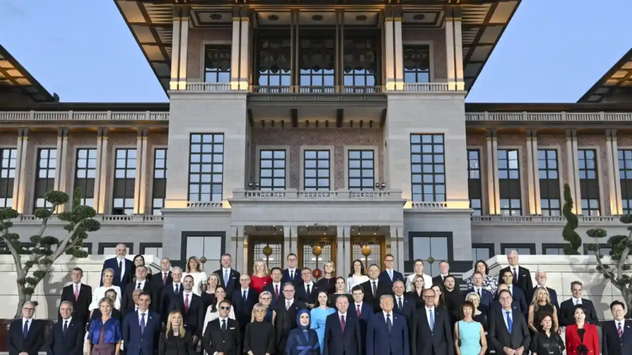 Külliyede NATO yemeği ve hatırası