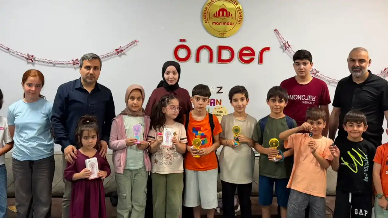 Mardin Önder’den Kur’an-ı Kerim’e geçen miniklere teşvik