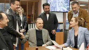 20 yıllık dizi Arka Sokaklar veda etti