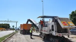 Antalya Rauf Denktaş ve Bülent Ecevit Bulvarlarında asfalt çalışması