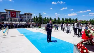 Cevdet Yılmaz'dan 15 Temmuz Demokrasi ve Milli Birlik Anıtı’na ziyaret
