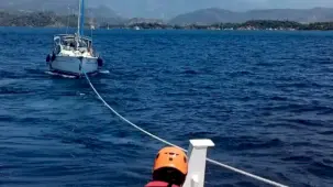 Dalaman açıklarında sürüklenen tekne kurtarıldı