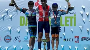 Güreşte ve bisiklette Sakaryalı sporcular madalyaları topladı