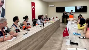 İstanbul Maltepe'de gönüllülere afet eğitimi