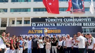 Kırkpınar Başpehlivanı Erkan Taş’a coşkulu karşılama