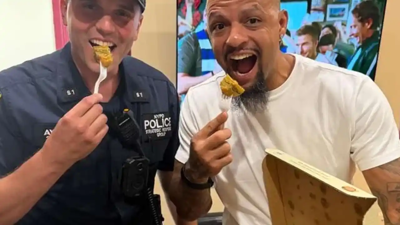 Türk Dedektif Felipe Melo'ya baklava ikramı... Ünlü futbolcu o lezzete hayran kaldı