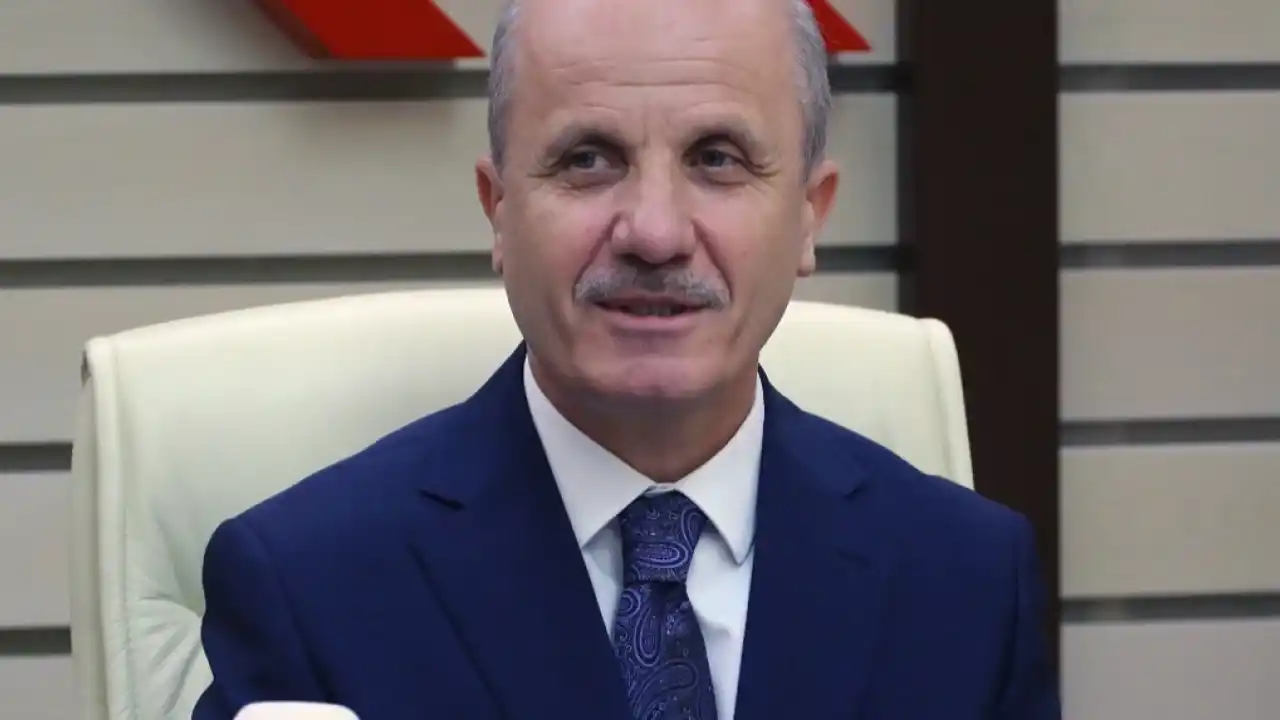 YÖK Başkanı Özvar'dan yurt dışında eğitim uyarısı: Üniversitenin tanınırlığını mutlaka kontrol edin