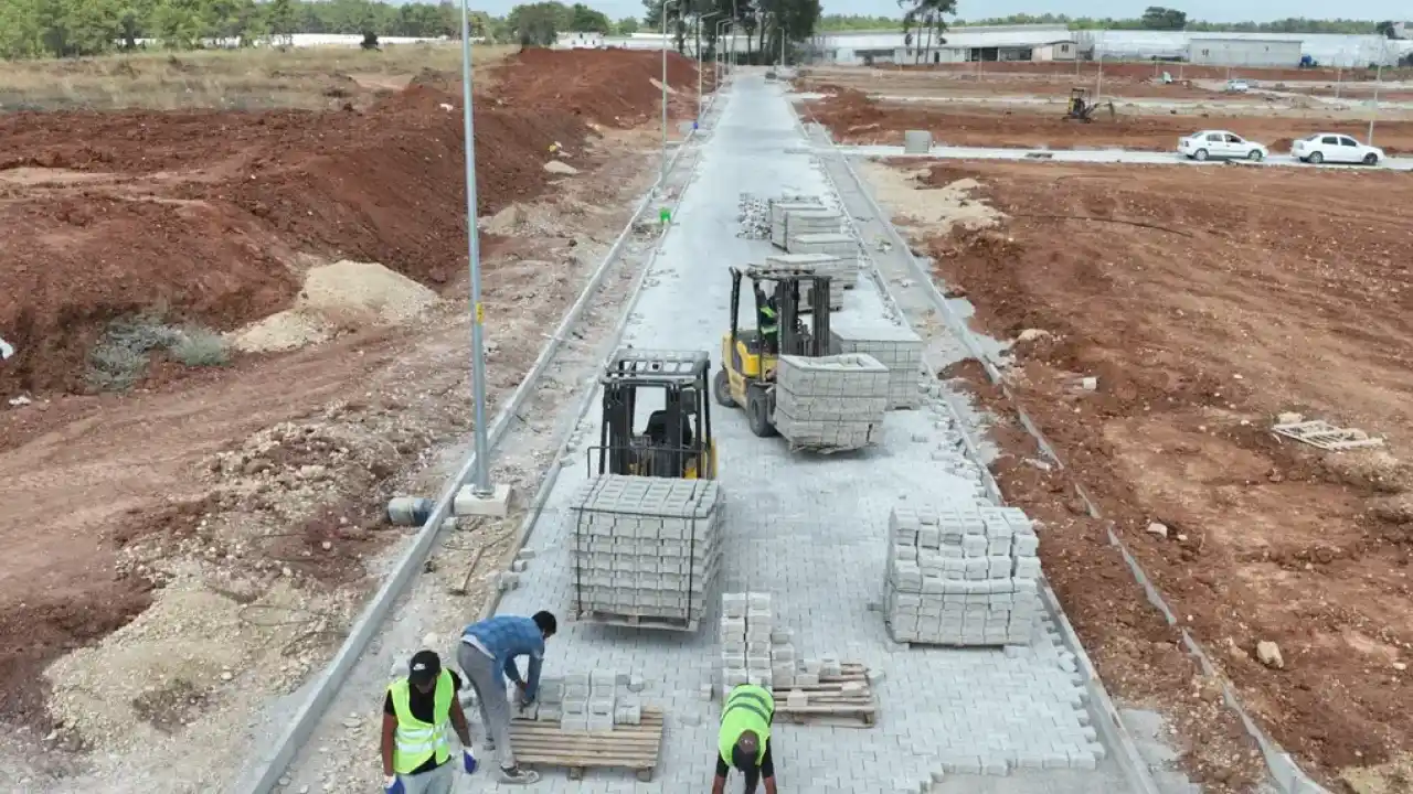 Antalya Büyükşehir’den mezarlıklarda kapsamlı çalışma