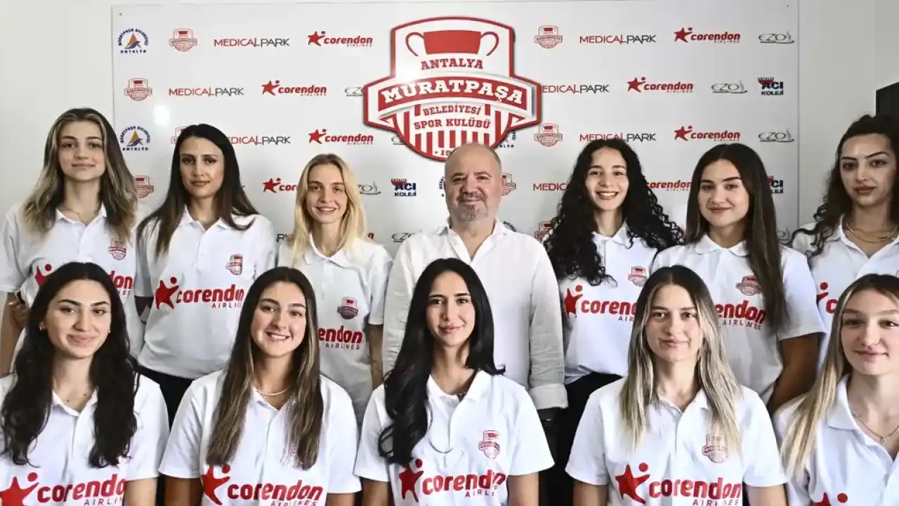 Antalya Muratpaşa’nın Sultanları yeni sezon için sözleşmelerini imzaladı