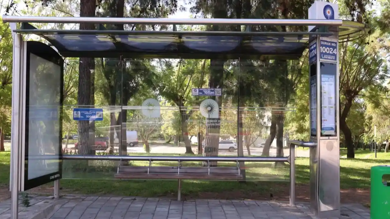 Antalya'da engelli dostu durak sayısı artıyor