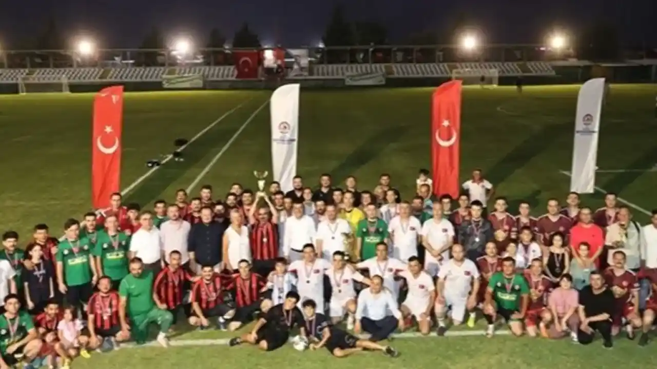 Denizli Büyükşehir’de kupalar sahiplerini buldu