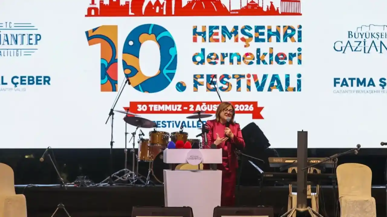 Hemşehri Dernekleri Festivali renkli görüntülerle açıldı