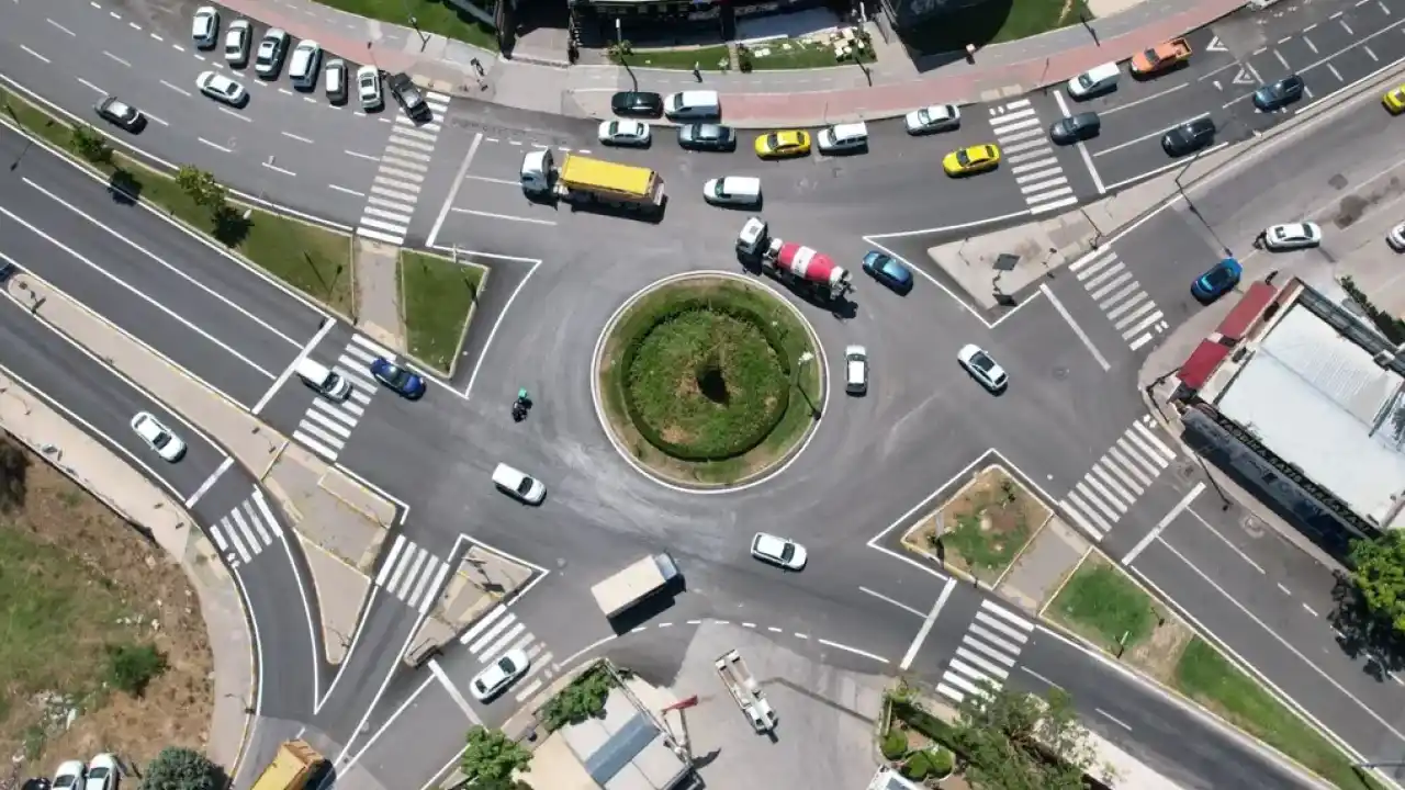 İBB İstanbul'un yollarını yenilemeye devam ediyor