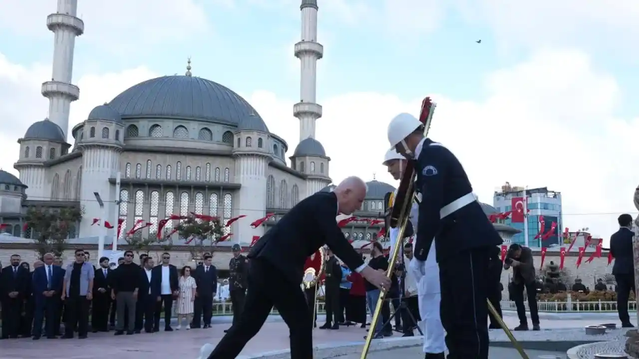 İstanbul’da 30 Ağustos Zafer Bayramı Taksim’de başladı