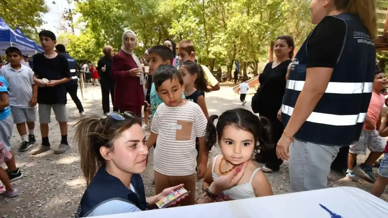 İzmir Bayraklı Karagöl’de sosyal dayanışma pikniği