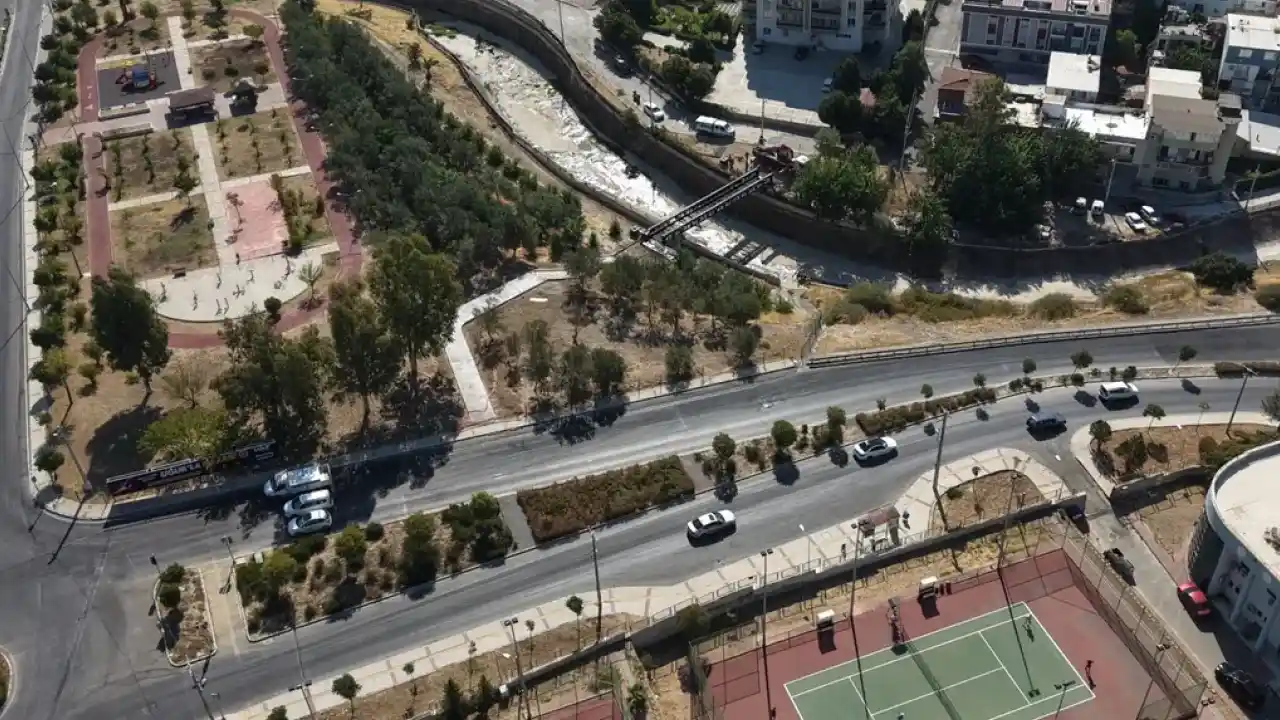 İzmir Karşıyaka'da 10 dakikalık yol 1 dakikaya inecek