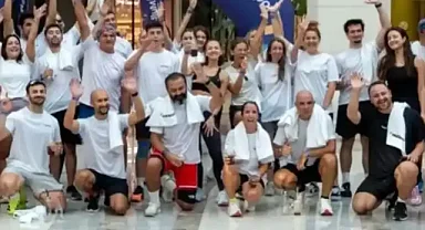 İzmir'de 50 dereceye ulaşan sıcaklar koşu rotasını değiştirdi
