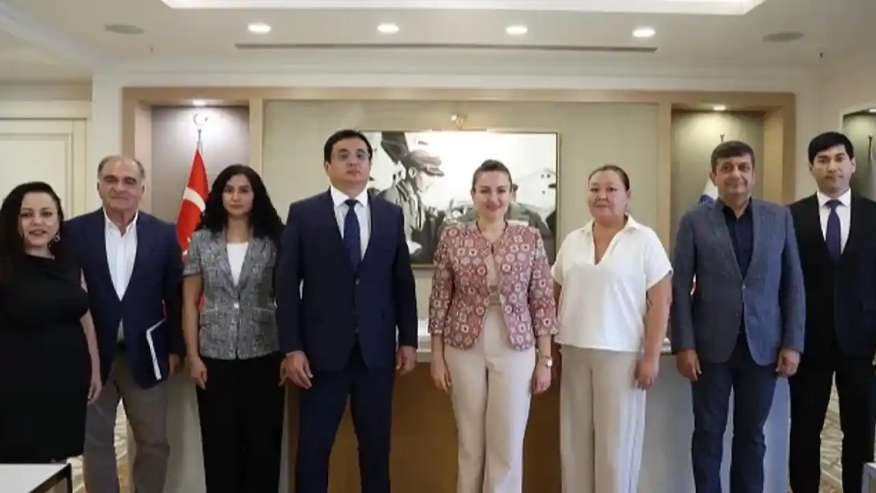 Kırgız Cumhuriyeti Antalya Başkonsolosu Başkan Vekili Özdemir’i ziyaret etti