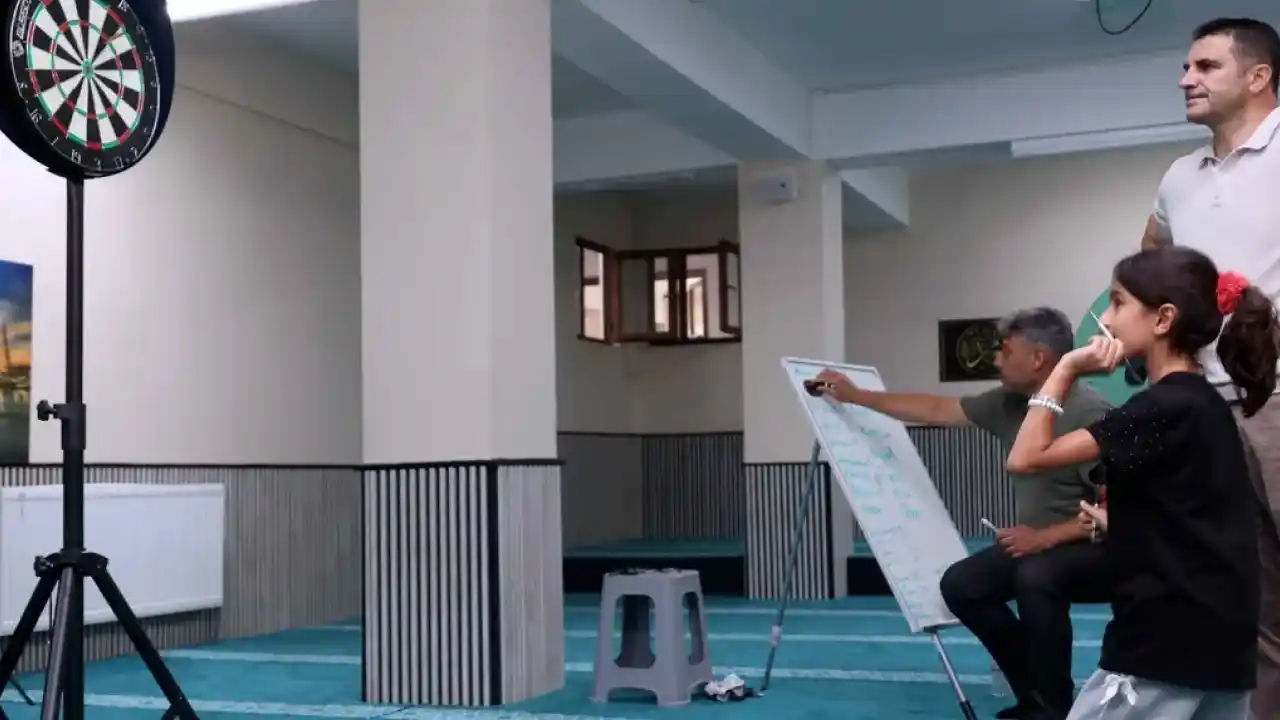 Konya Karatay'da Kur'an kurslarında dart turnuvası heyecanı