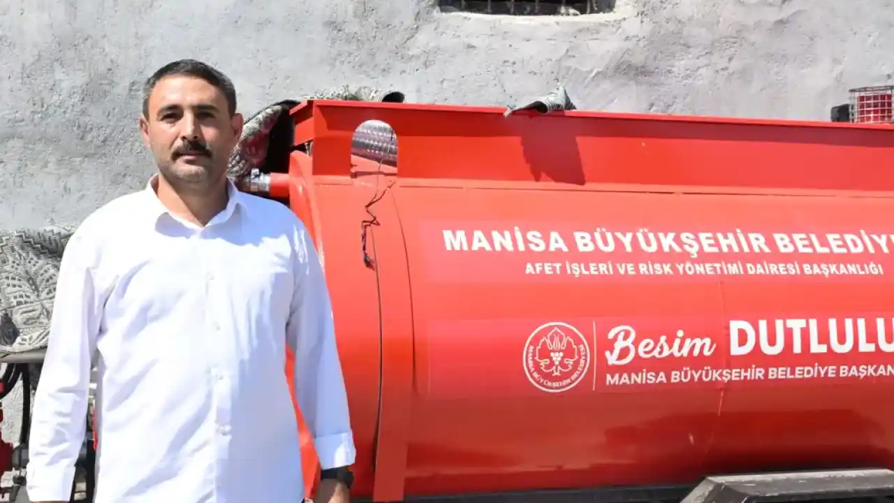 Manisa Büyükşehir’in tankeri yangının köye ulaşmasını engelledi