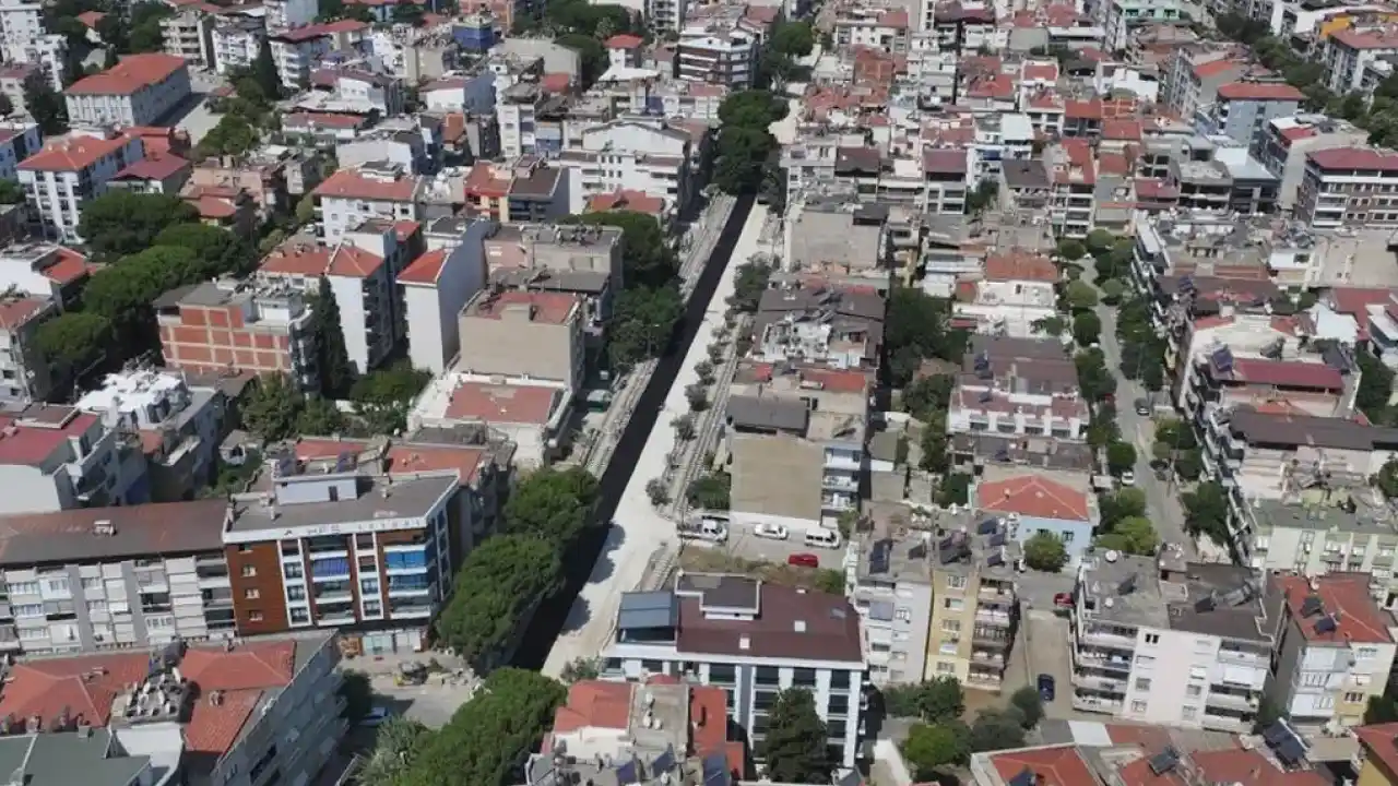 Manisa Salihli’de 4 caddeye sıcak asfalt