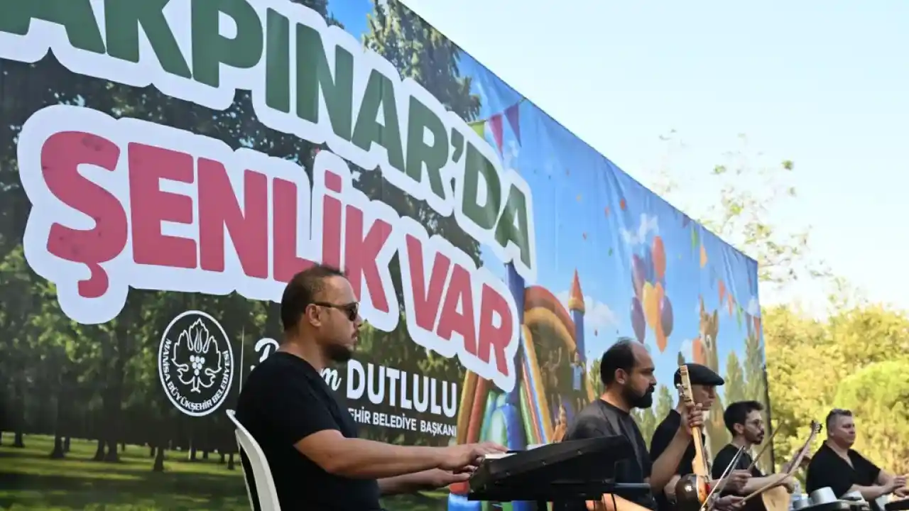 Manisa'da “Akpınar’da Şenlik Var” renkli görüntülere sahne oldu