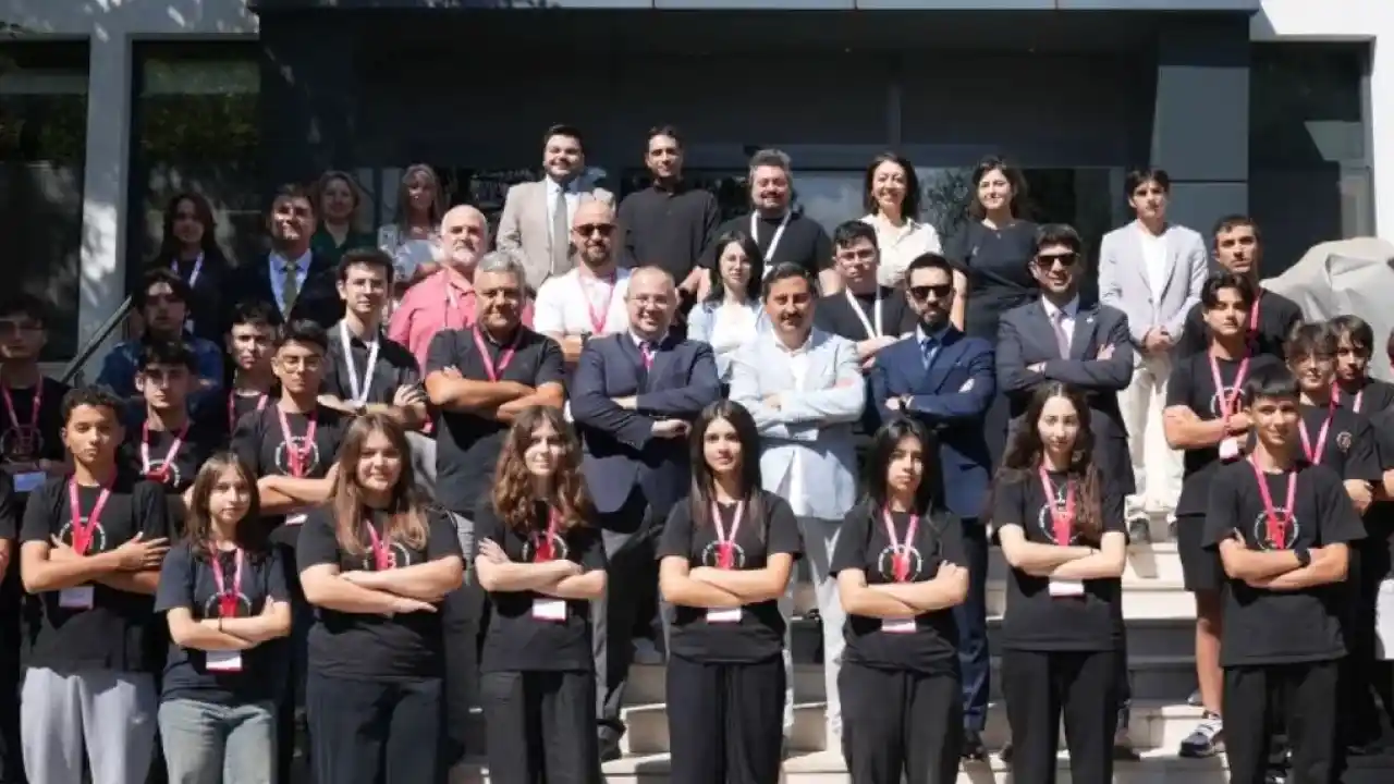 MEB'den öğrencilere 'siber güvenlik' kampı