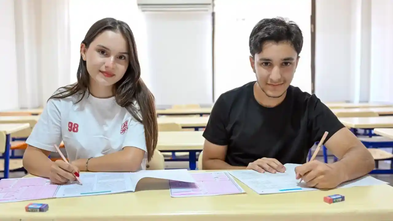 Mersin'de 396 öğrenci kurs merkezleriyle üniversiteye yerleşti