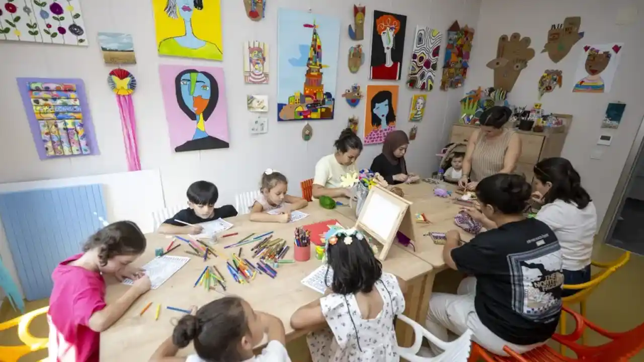 Mersin’de çocuklar hem eğleniyor hem öğreniyor