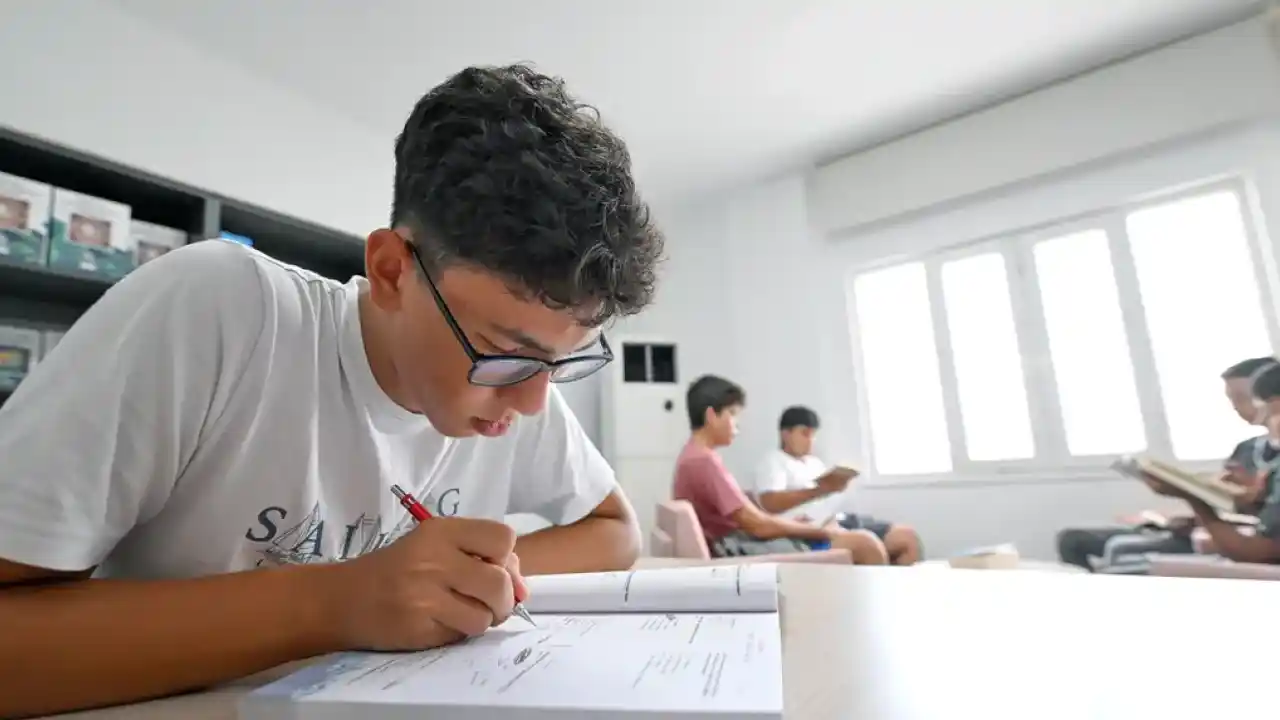 Mersn Aydıncık okuma salonu öğrencilerin gözdesi