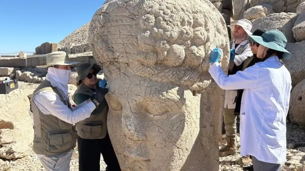 Nemrut Dağı’nda kapsamlı koruma... Heykeller nanoteknolojiyle güçlendiriliyor