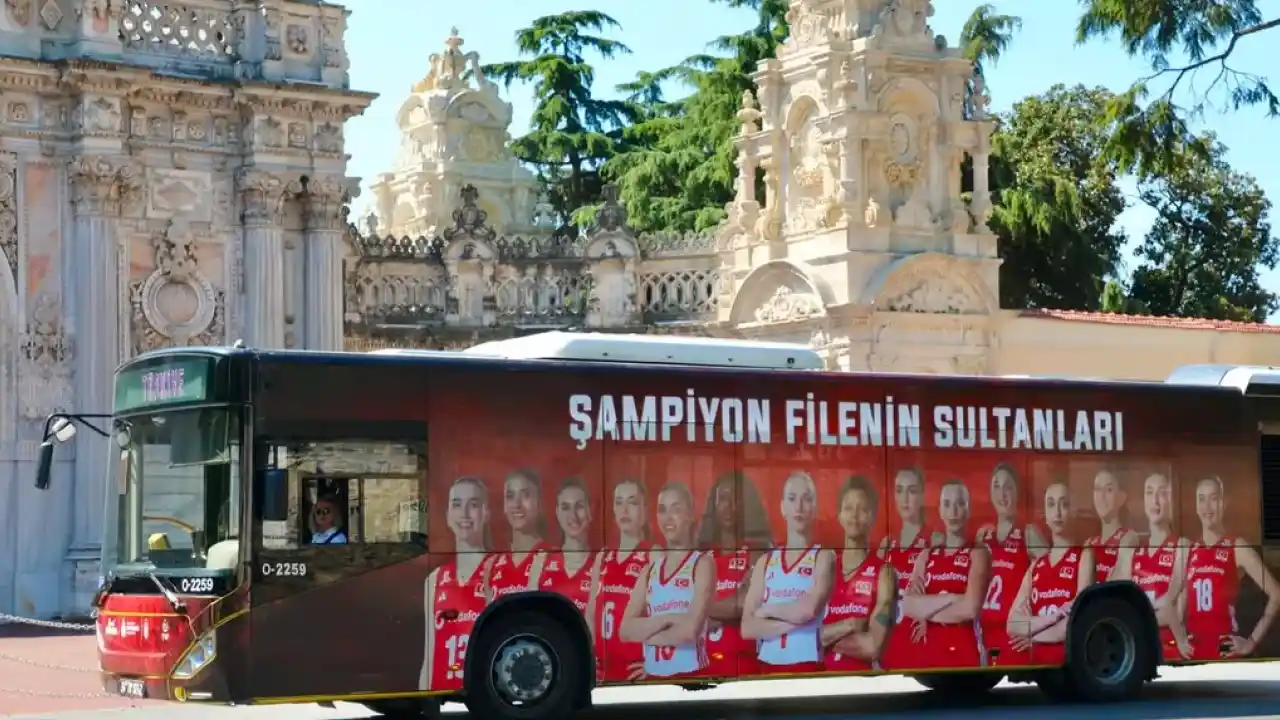 Şampiyonlar, İETT ile İstanbul’da