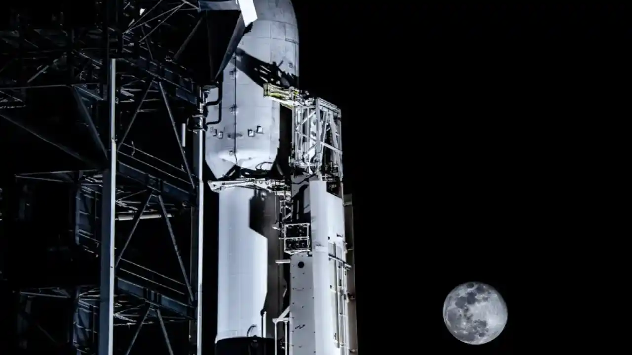 SpaceX'ten Ay'a çarpma açıklaması: Sorumlu uzay operasyonları için çalışıyoruz