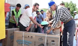 13 bin çocuğa 'güle oynaya' bisiklet dağıtıldı