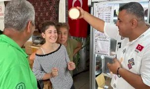 300 yıllık Silifke Yoğurdu marka yolunda... Ters çevrilmesine rağmen dökülmeyen yoğurt şaşırtıyor