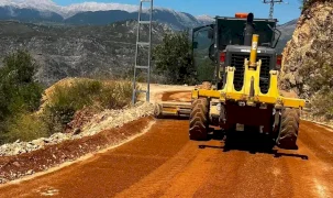 Alanya’nın kırsal yollarında yoğun mesai