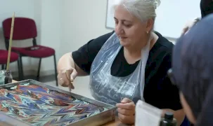 Ankara Keçiören’de şehit yakınlarına ebru sanatı workshopu