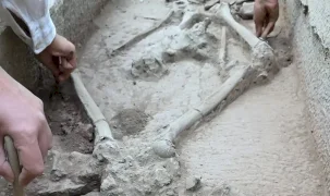 Aspendos’ta 2 bin 400 yıllık gizem... Güreşçi mezarı ortaya çıktı