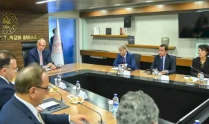 Bakan Ersoy, hizmet ihracatında yeni hedefleri değerlendirdi