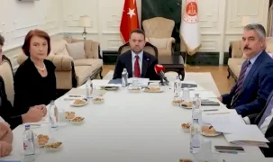Bakan Gürlek Mumcu ailesiyle görüştü
