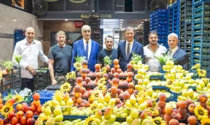 Başkan Tugay İzmir’in hal esnafıyla buluştu
