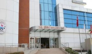 Çiğli Belediye Başkanı Yıldız’ın makam aracına silahlı saldırı!