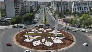 Diyarbakır Fırat Bulvarındaki kavşak kurakçıl peyzajla yenilendi