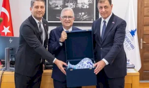 Dominik Ankara Büyükelçisi Lora’dan İzmir Büyükşehir'e ziyaret