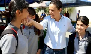 Efes Selçuk'tan öğrenciye destek, yerel esnafa nefes