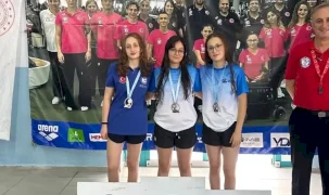 Eskişehirli üç yüzücü Avrupa’da Türkiye için kulaç atacak