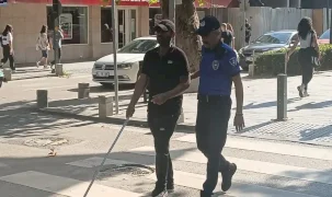 Görme engelli vatandaşa Kocaeli Zabıtası'ndan destek eli