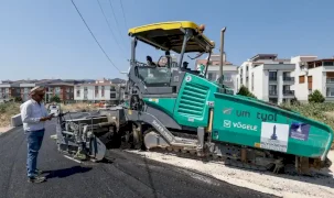 İzmir Bergama’da yollar yenileniyor