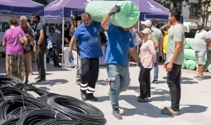 İzmir Büyükşehir’den domates ve çilek üreticisine iklim zırhı