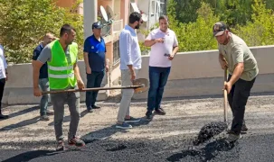İzmir Narlıdere’de asfalt çalışmaları hız kesmeden sürüyor
